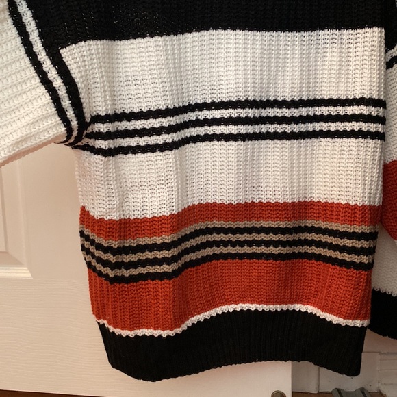 Striped oversized crew neck sweater - Picture 3 of 3